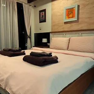 Boutique Yes For 3*, Пловдив Болгария